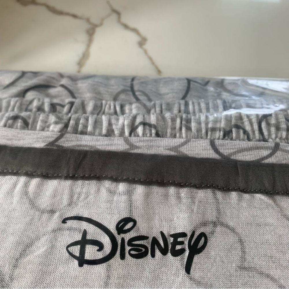 NWT Disney 2 Piece Top and Shorts Pajama Set PJs with Pockets Mickey Mouse - Picture 4 of 6